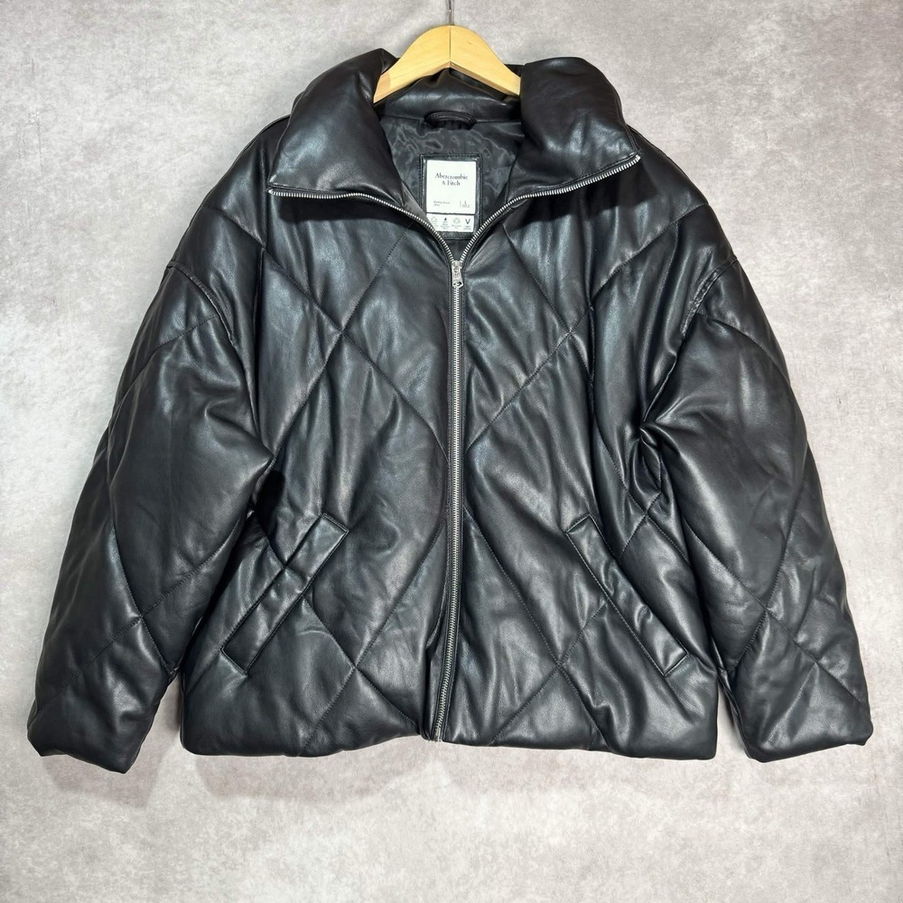 Abercrombie & Fitch Oversized Vegan Leather Diamond Puffer Black size Large